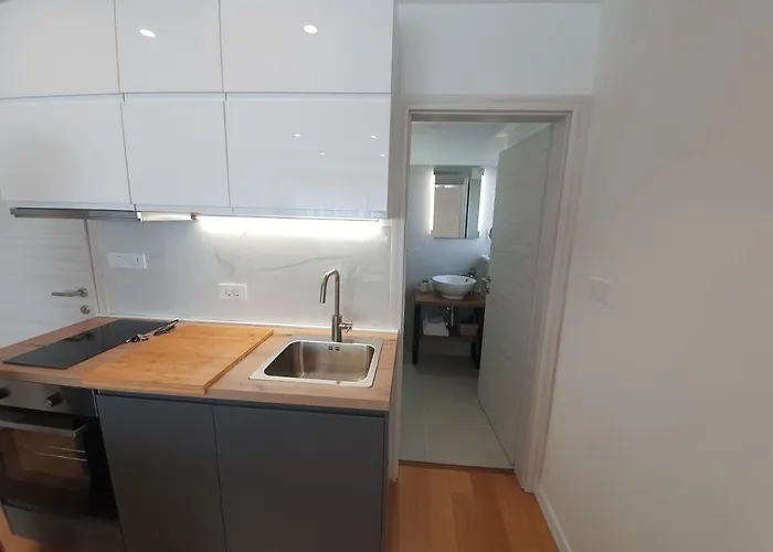 Leona 4*, Kantrida Apartman Fiume