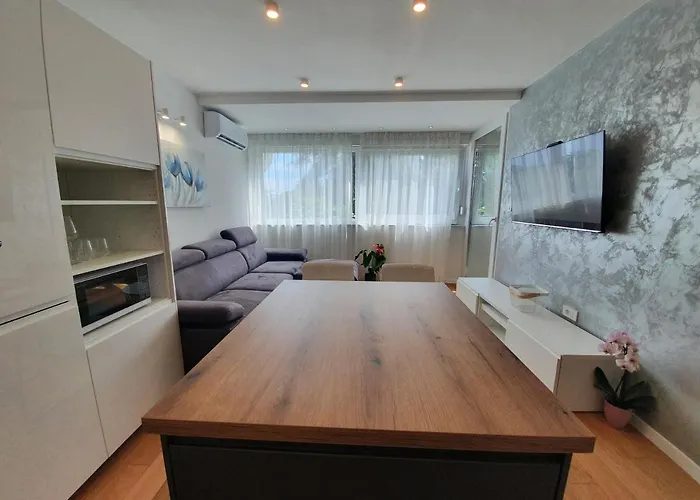 Leona 4*, Kantrida Apartman Fiume