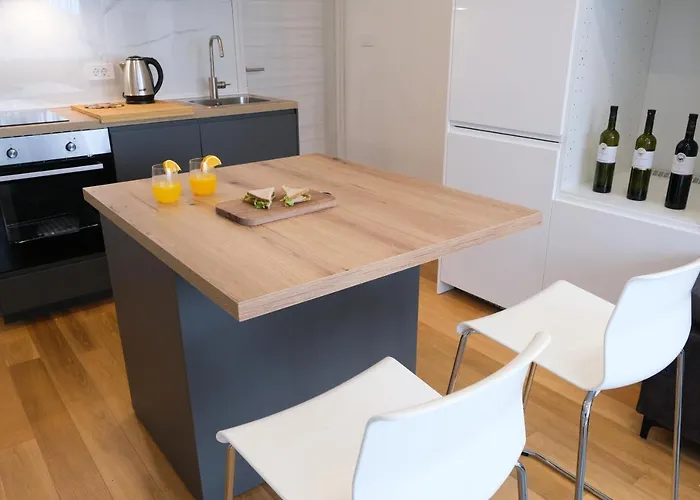Apartman Leona 4*, Kantrida *