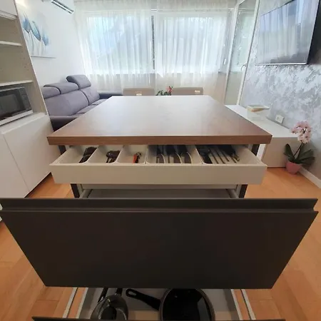 Leona 4*, Kantrida Lägenhet Rijeka