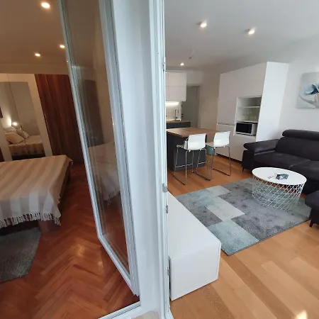 Leona 4*, Kantrida Apartment