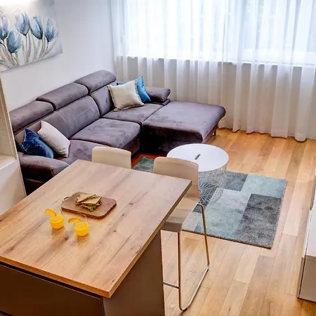 Leona 4*, Kantrida Apartment